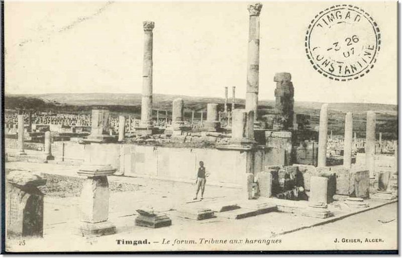 Timgad le forum aux harangues.jpg