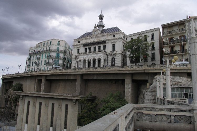 Constantine-Place_de_la_Brèche-G_Julien.JPG