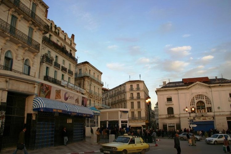 Constantine-Place_de_la_Brêche.jpg