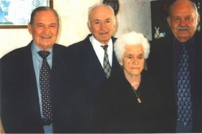 normal_Georges,Hubert_et_Lucien_pour_les_cent_ans_de_leur_maman.jpg