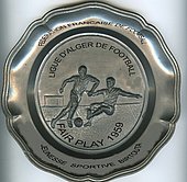 JSB-FAIRPLAY-59-Lucien_Bourgue_avait_conÃ§u_cette_assiette.jpg