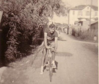 normal_Jean_BOBELIN_de_Sidi-Mabrouk__licenciï¿½au_Club_Cycliste_Const.jpg