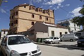 SMK_Sup_placette_,au_fond_à_droite_la_maison_Casado.jpg